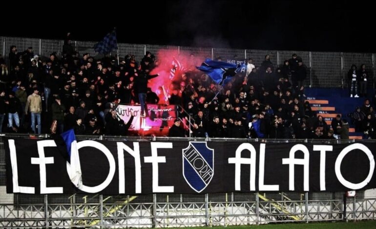 Cava dei Tirreni, la condanna del Latina Calcio per il pericoloso gesto contro i tifosi nerazzurri.
