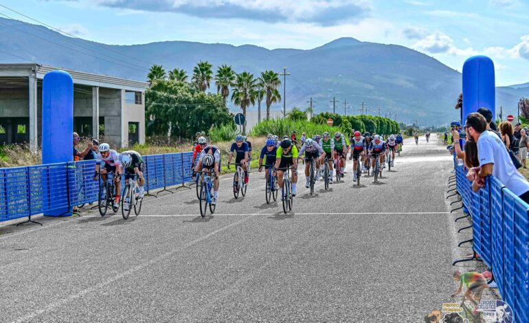 Giro dell’Agro Pontino, Dell’Aguzzo e Raponi trionfano a Mazzocchio 