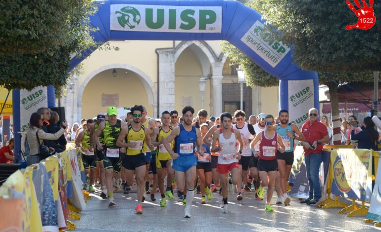  In cinquecento alla “Fondi in Rosa”, una festa per la prevenzione e la solidarietà