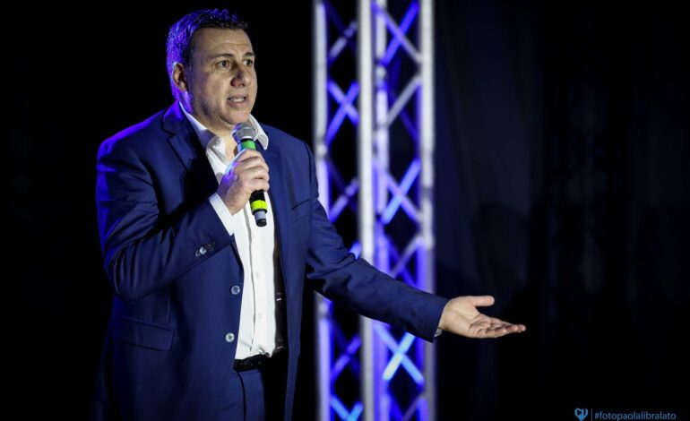  Cisterna, Grande suona la carica: “Serve unità”