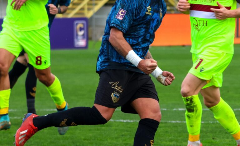  Il Latina supera il Trapani 2 a 1.