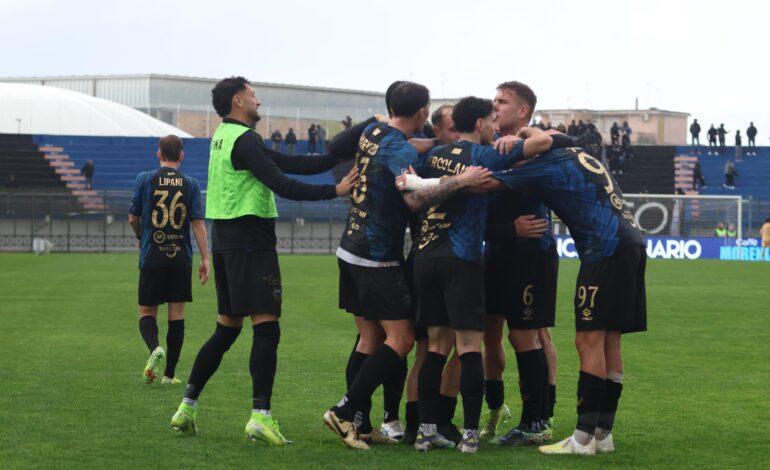  Latina dominante al Francioni: Foggia travolto 2-0, neroazzurri in piena risalita