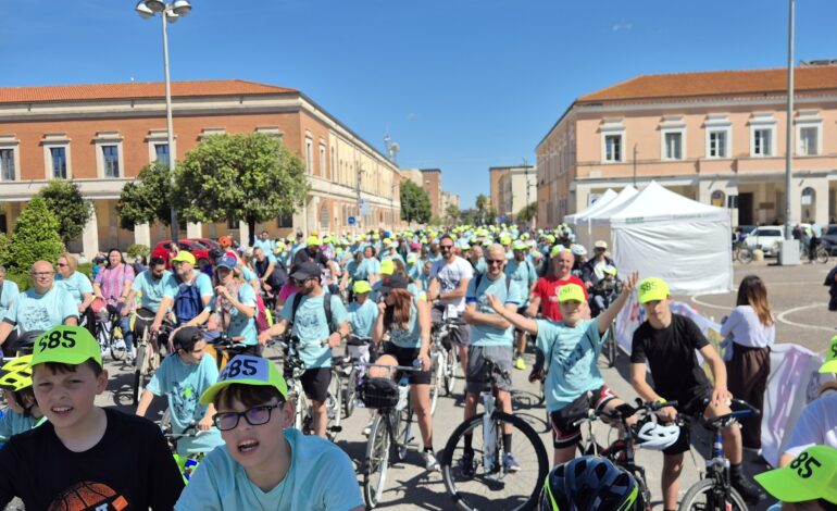  Le strade di Latina invase dalla festosa carovana di “Bicincittà”