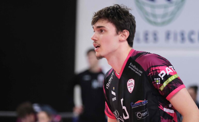  Lorenzo Magliano, schiacciatore, sceglie Cisterna: “Alla Superlega vicino casa ho preferito questo progetto. Ritrovo il coach e altri amici”